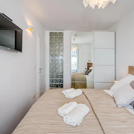 Sun & Palms Apartment