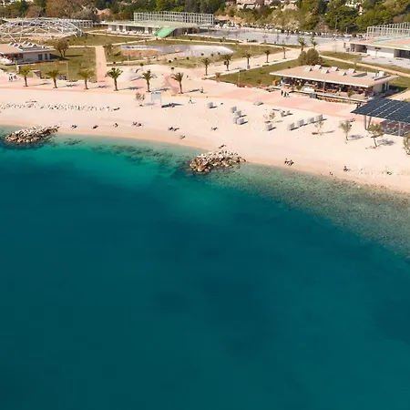 Sun & Palms 公寓 *