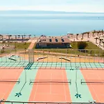 Sun & Palms Апартаменты